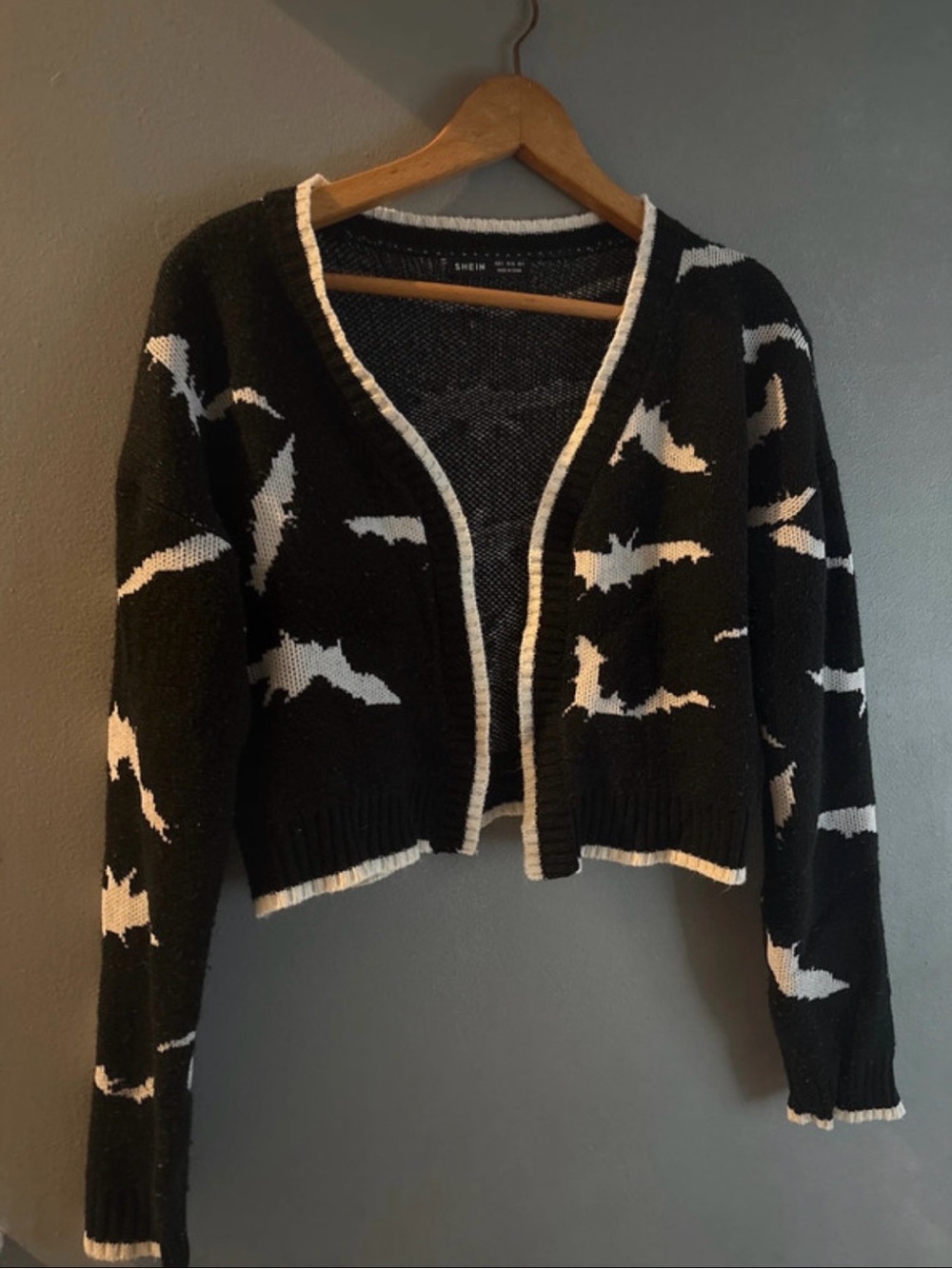 SHEIN Black & White Bat-Pattern Cropped Cardigan